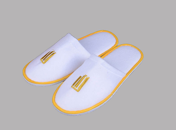 Gold Embroidered Logo Soft Fleece disposable hotel slipper