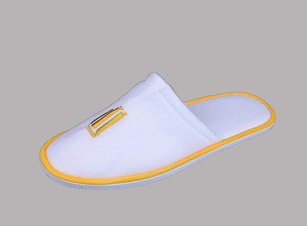 Gold Embroidered Logo Soft Fleece disposable hotel slipper