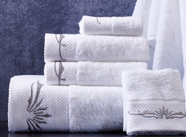 100% cotton 16S white 5 star Hotel towel set with embroidery