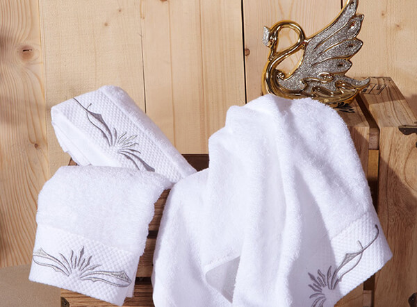 100% cotton 16S white 5 star Hotel towel set with embroidery