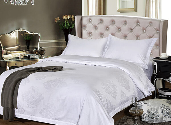 100% cotton 250TC jacquard white 3 star hotel bedding