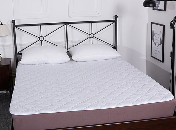 Luxury down alternative mattress protector hotel mattress cover